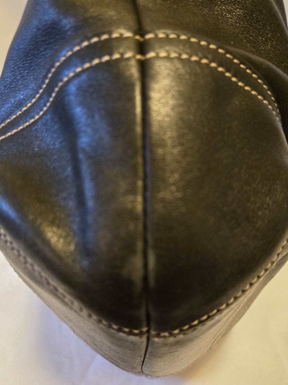 Coach Soho Black Leather Shoulder Buckle Bag. Style 9544 Great Leather Condition - Picture 8 of 16
